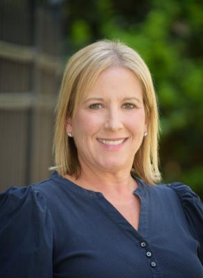 Stephanie Hay Photo